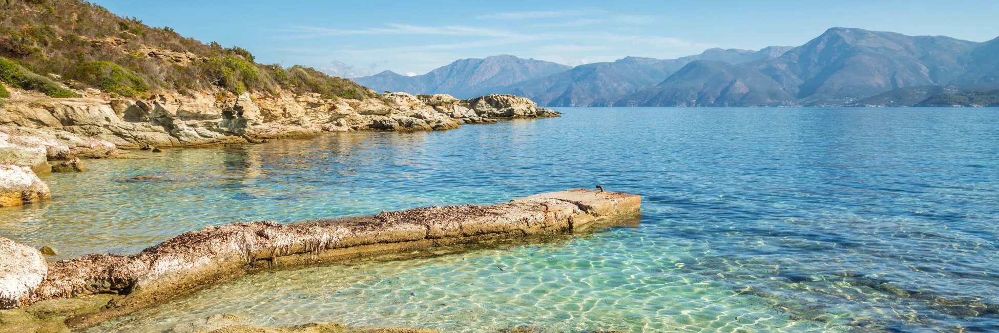 L'eau turquoise du désert des Agriates 