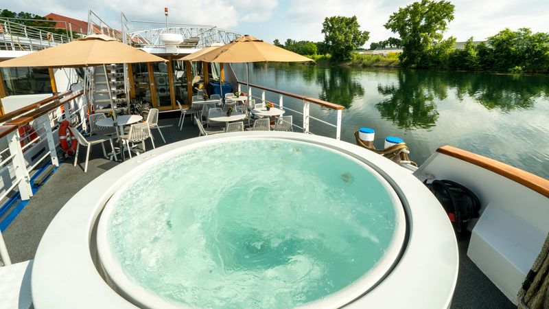 jacuzzi