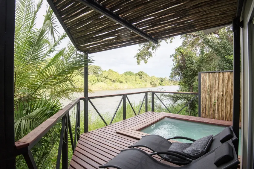 Terrasse et piscine privées du Lodge