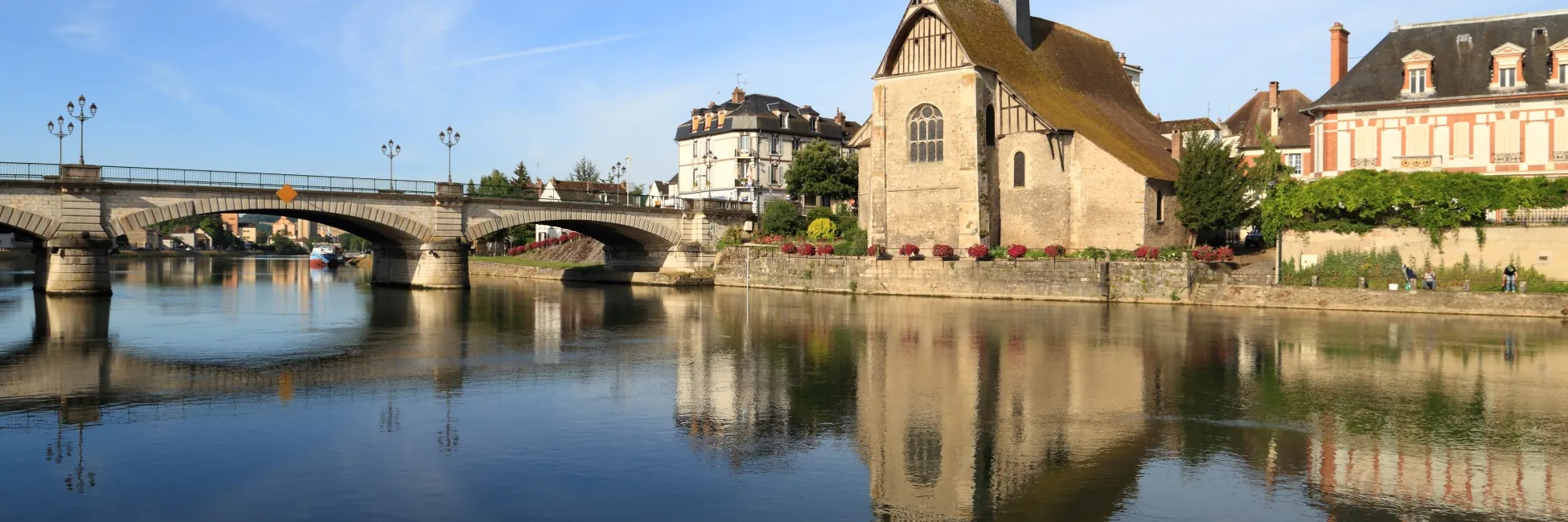 Canal traversant la ville de Sens 