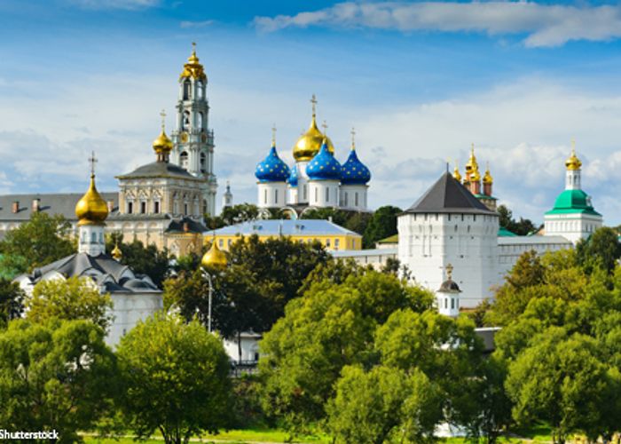 De la Volga à la Néva, de Moscou à Saint-Petersbourg.
