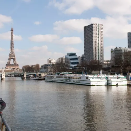 Bateaux CroisiEurope au quai de Grenelle 