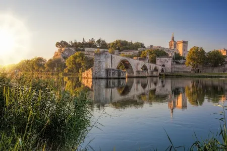 Coucher du soleil sur le palais des papes 