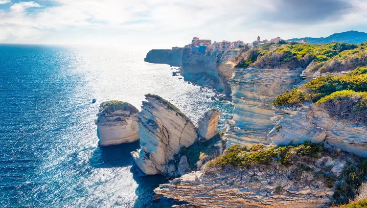 Vue d'ensemble sur la côte de Bonifacio 