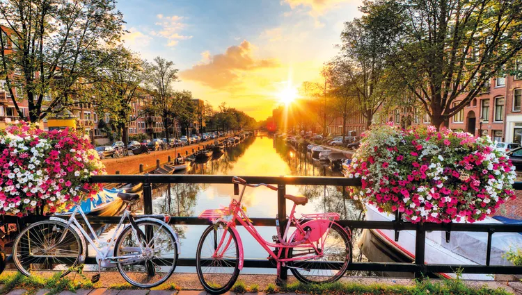 Coucher de soleil sur les quais d'Amsterdam 