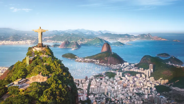 Le Corcovado au dessus de Rio-de-Janeiro 