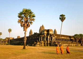 Vue sur les bonzes au temple d'Angkor 