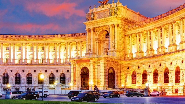 https://images.croisieurope.com/media/7d15a852-d95a-415e-8881-4d1bb17d8ff4/2/autriche-danube-vienne-hofburg-croisieurope-slider-vbv-es-shutterstock