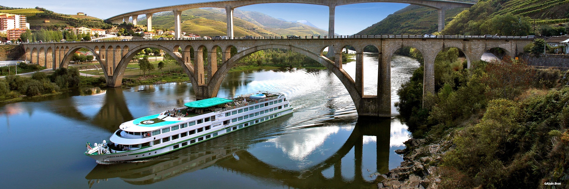 Our river cruise ships on the Douro (Portugal and Spain) CroisiEurope