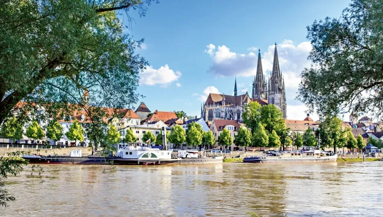 Le Danube passant par la ville de Ratisbonne 