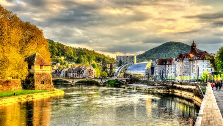 rivière du Doubs à Besancon