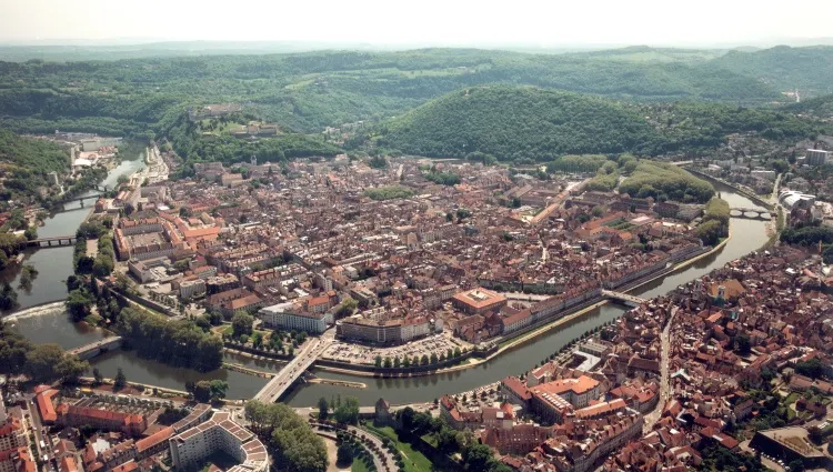 Vue aérienne de Besançon