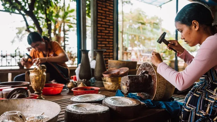 Atelier d'artisans à Kampong Chhnang