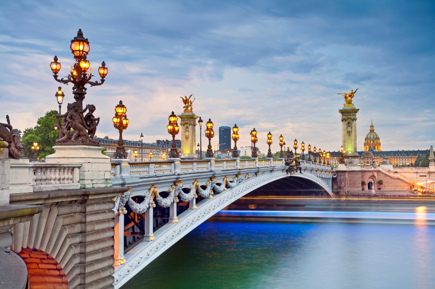 Stroll on the banks of the seine, the bridges of Paris | CroisiEurope