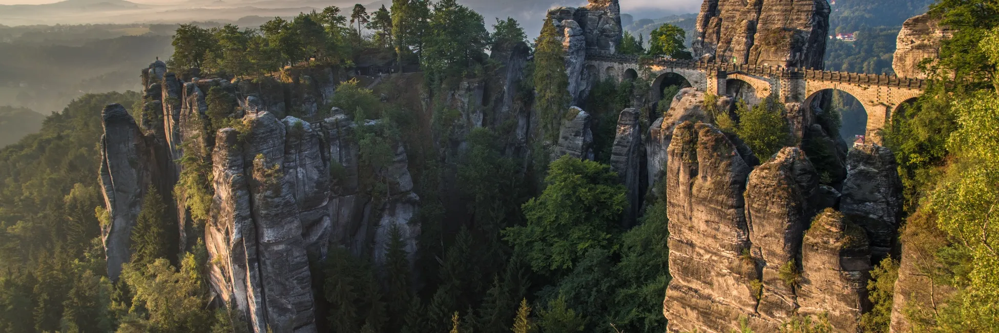 Le grandiose massif gréseux de l'Elbe (elbsandsteingebirge)