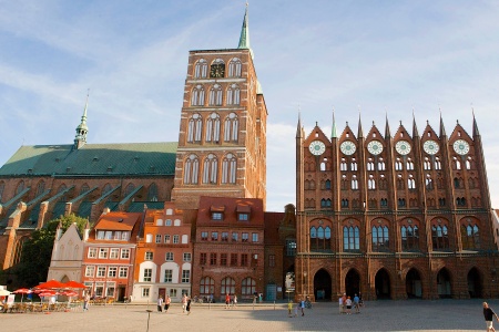 from-stralsund-to-berlin-the-baltic-sea-and-the-oder-and-havel-rivers-port-to-port-cruise