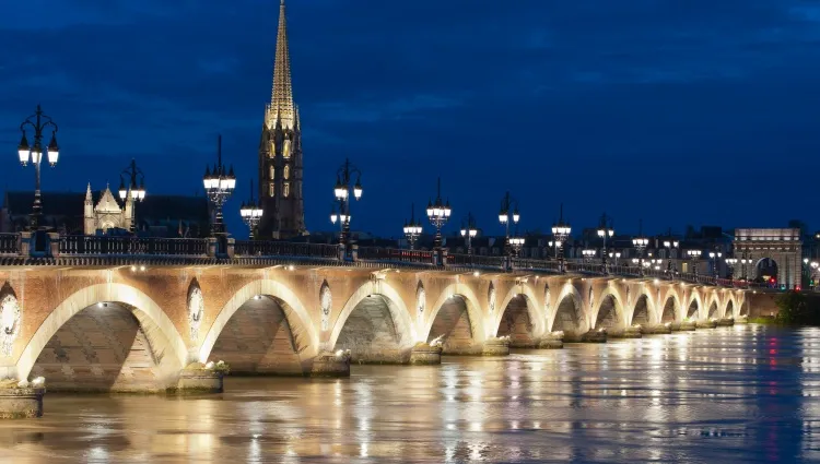 Pont de pierre à Bordeaux