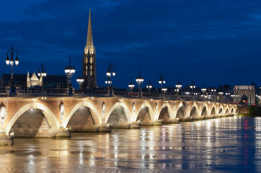 Pont de pierre à Bordeaux