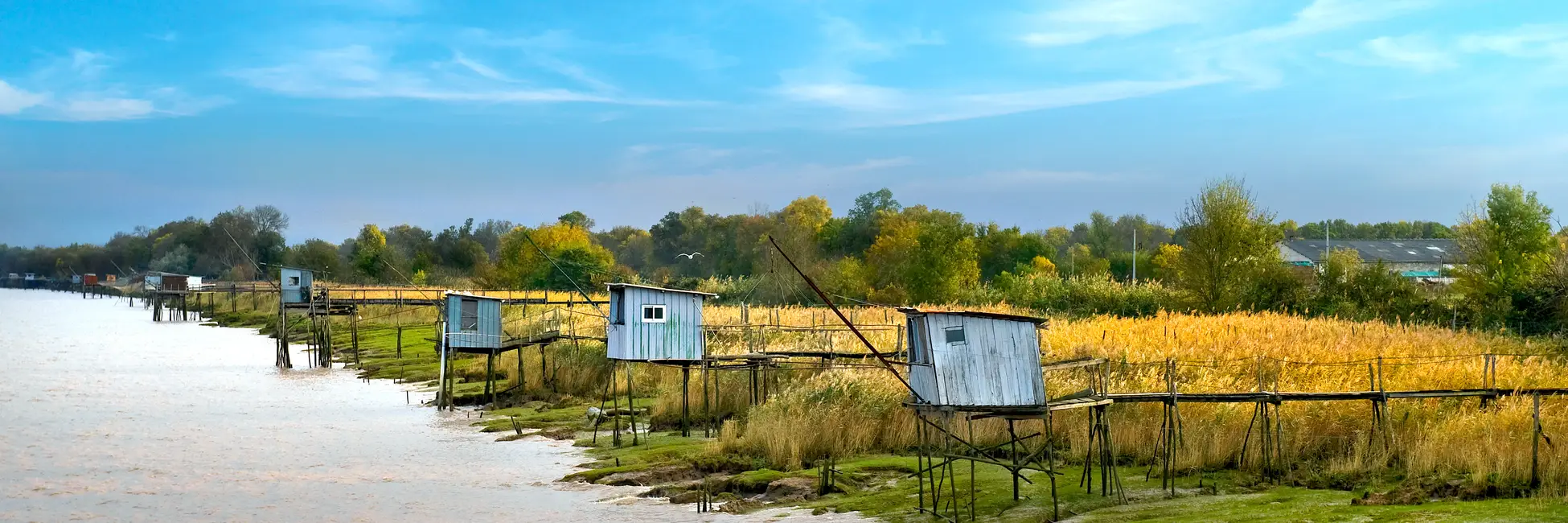 Les petites cabanes de pêcheurs sur l'Estuaire de Gironde 