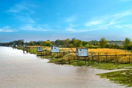 Les petites cabanes de pêcheurs sur l'Estuaire de Gironde 