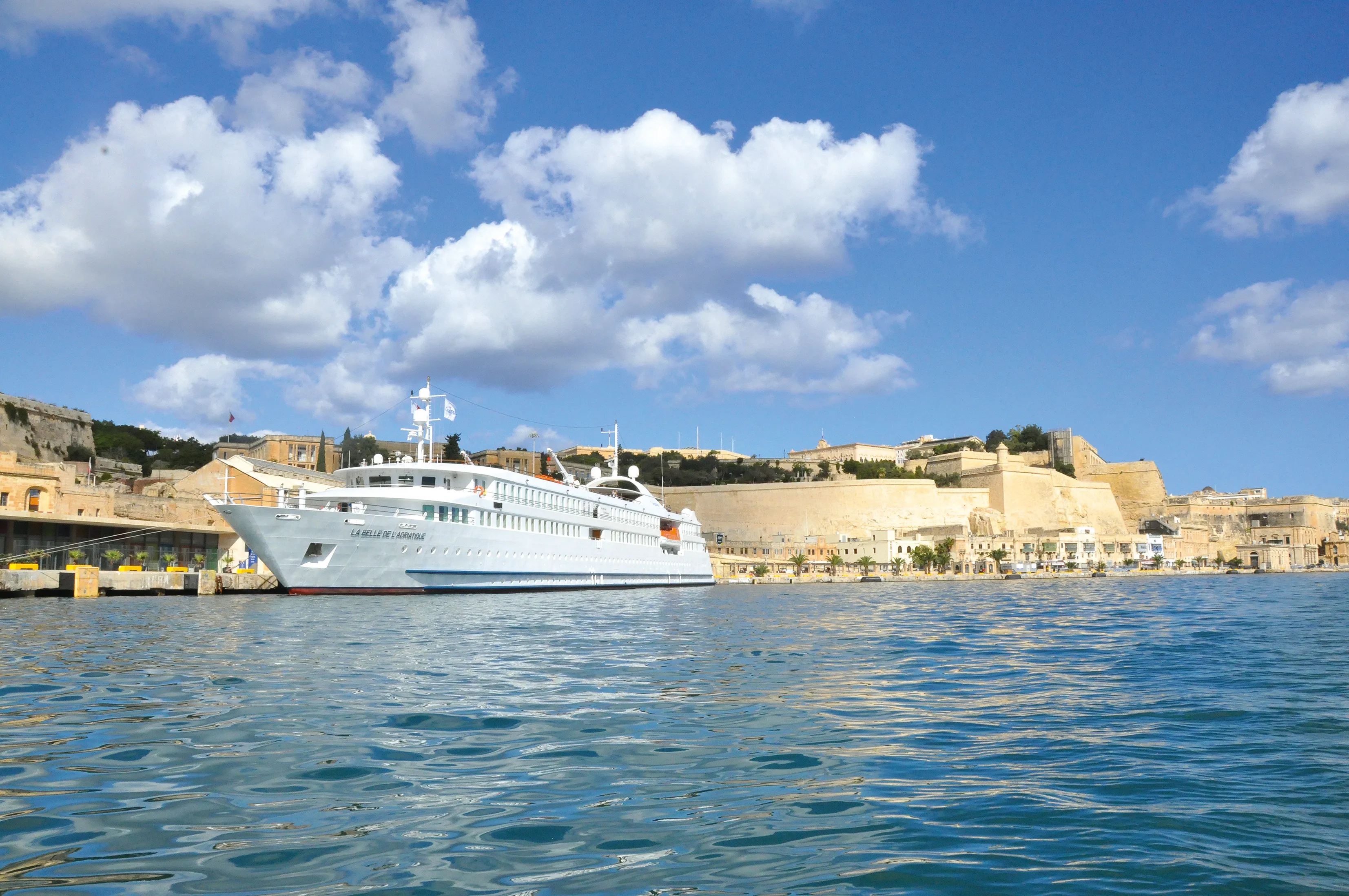 La Belle de l'Adriatique sur la côte de Malte 