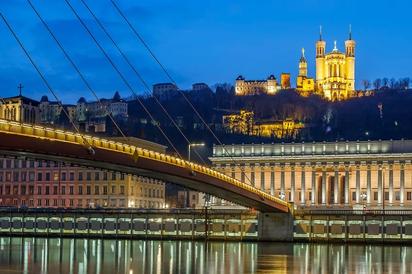 La vieille ville de Lyon de nuit 