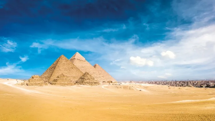 Les pyramides de Gizeh en Egypte 