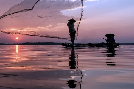 Un coucher du Soleil sur le Mékong au Cambodge 