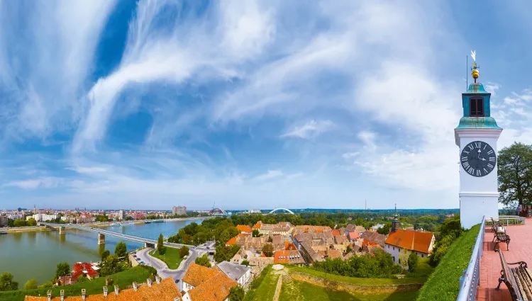 Novi Sad surplombant le Danube 