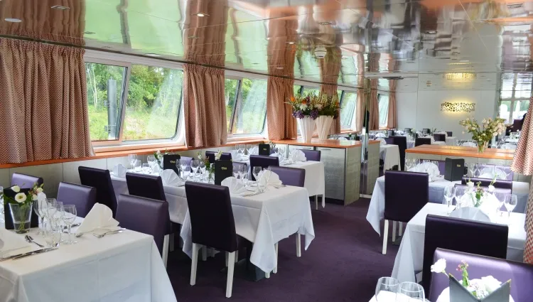 Restaurant of the Raymonde vessel