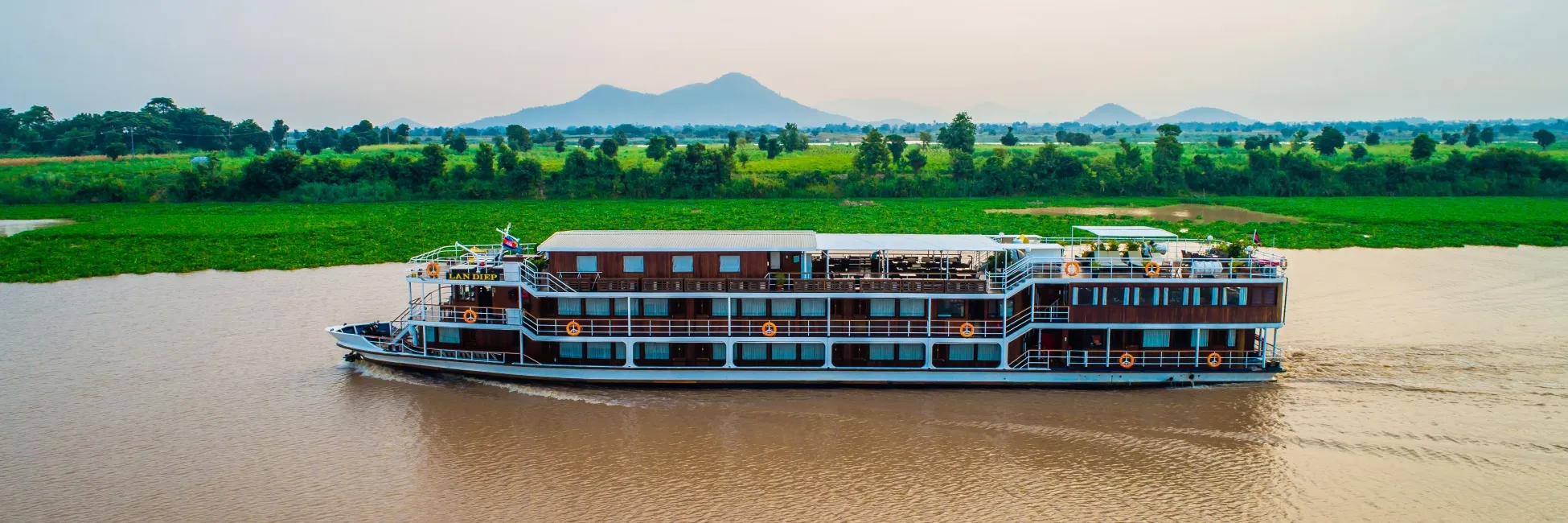 Le Lan Diep navigue sur le Mekong