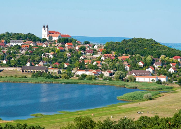 Le Danube majestueux, la Sava authentique et lac Balaton (formule port/port)
