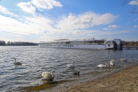 Elbe Princesse II on the Elbe river