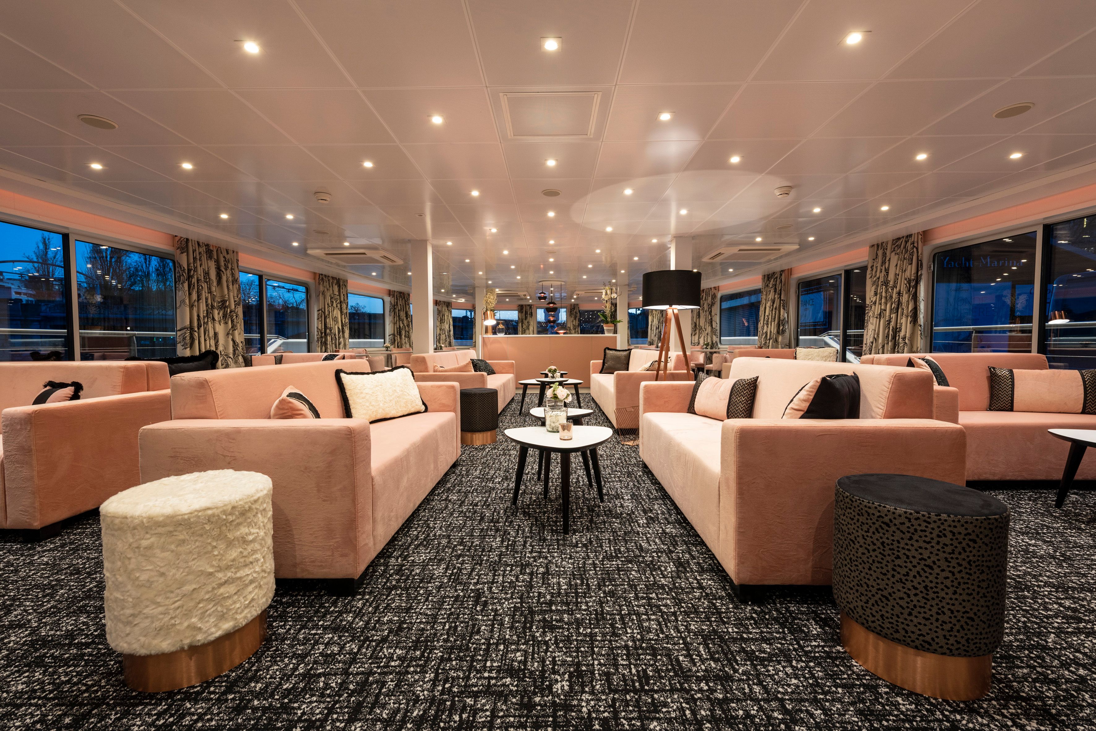 Seine 2024 CroisiEurope Cruises   Salon Bar04 Pont Superieur Ms Renoir Seine Croisieurope Gregory Gerault