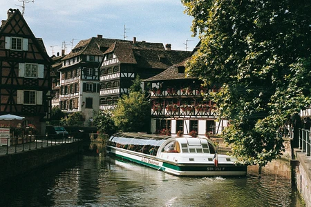 Alsace-Strasbourg-Bateau-Petite-France