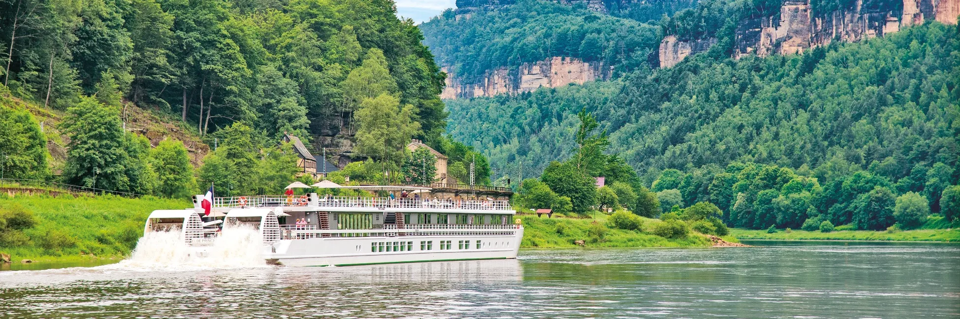 Panoramic view while cruising on the Elbe