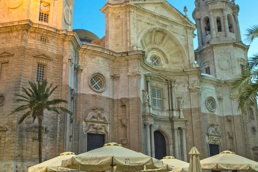 Cadix de nuit en Espagne