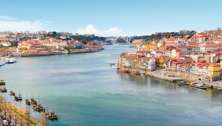 Porto, the Douro valley (Portugal) and Salamanca (Spain) (port-to-port  cruise)