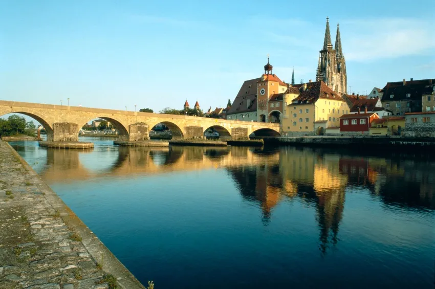 Ville de Ratisbonne en bord de Rhin 