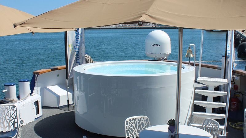 jacuzzi