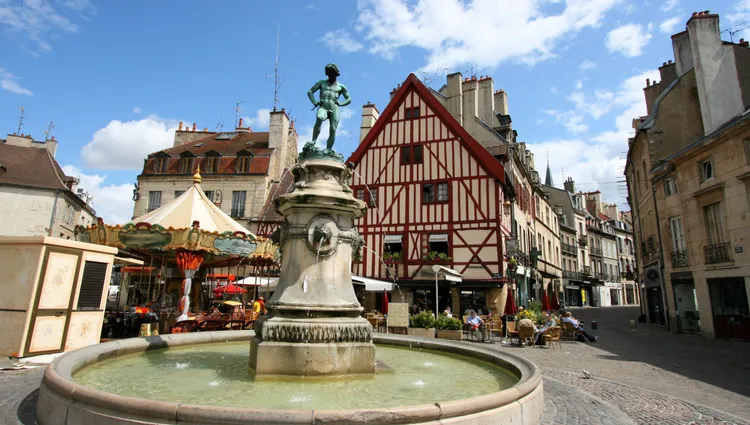 Dijon, place François rude 