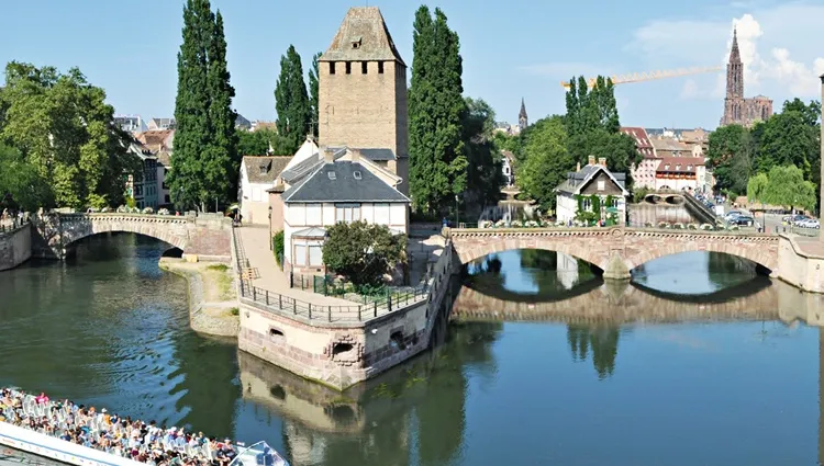 Passage près du pont Vauban à Strasbourg