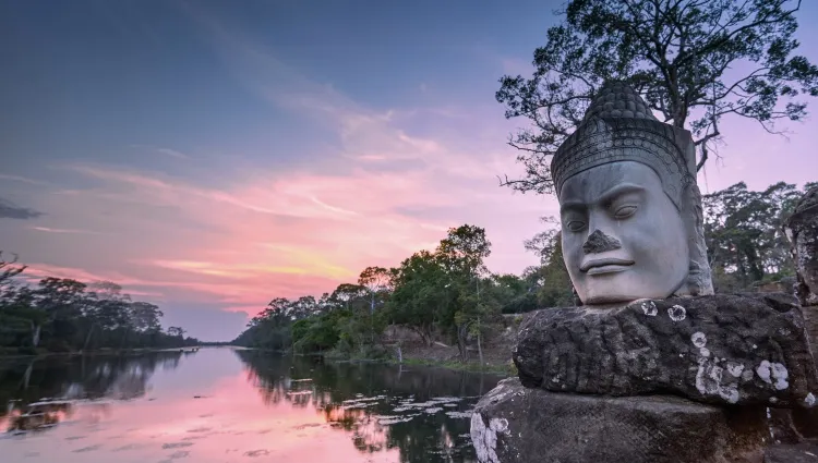 Coucher du soleil sur le Mékong au Cambodge 