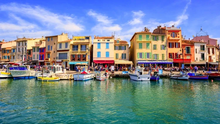 Les maisons de Cassis au bord du Rhône 