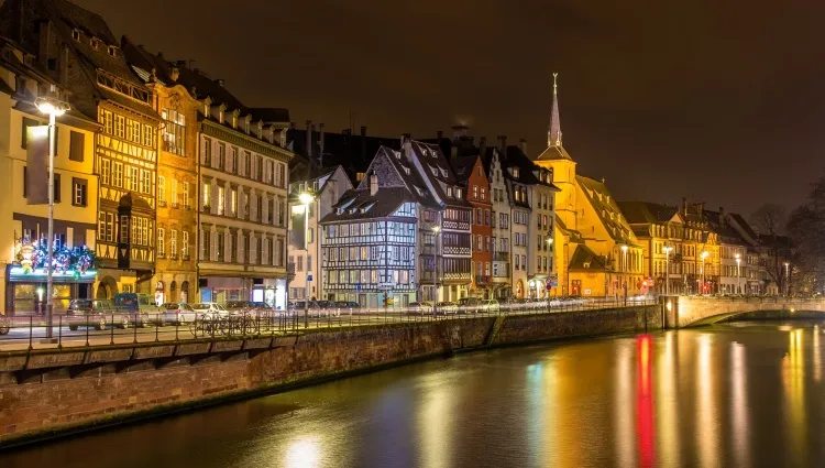 Les quais de Strasbourg de nuit 