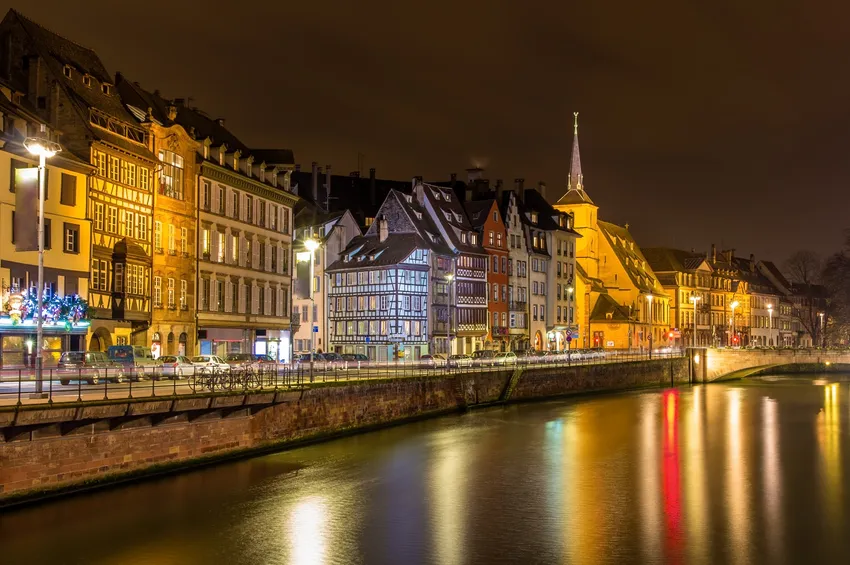 Les quais de Strasbourg de nuit 