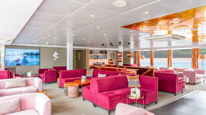 lounge bar with dancefloor