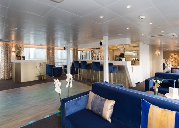 Salon bar du bateau