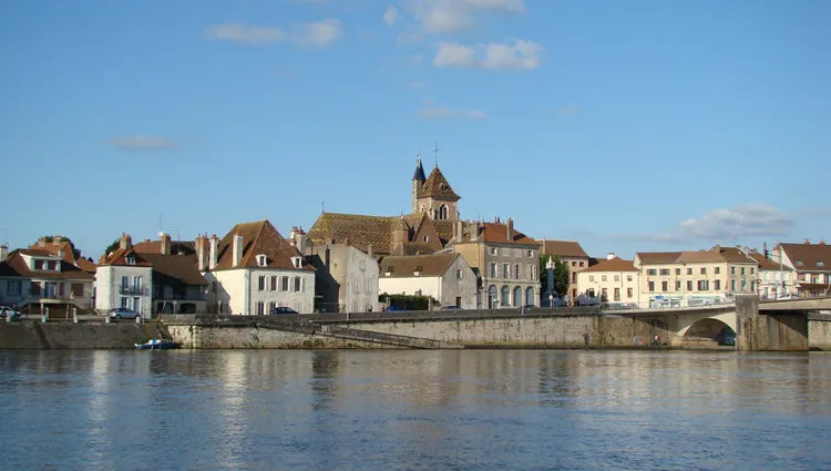 View on Saint Jean de Losne