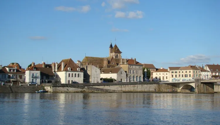 Vue sur Saint Jean de Losne 